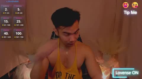 Snapshot of 000batman000 chatting on 12-06-24, 11:36 Bruce online show from 12-06-24, 11:36