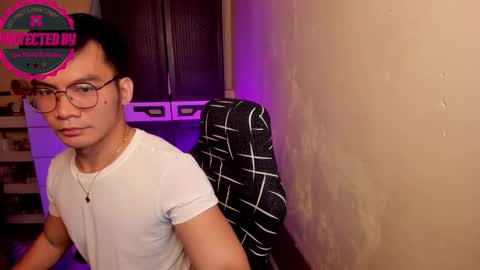 Snapshot of 000batman000 chatting on 10-23-25, 12:37 Bruce online show from 10-23-25, 12:37