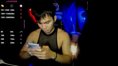 Snapshot of 000batman000 chatting on 02-24-26, 06:44 Bruce online show from 02-24-26, 06:44