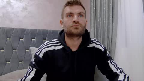 Snapshot of 10in_deluxe chatting on 12-16-25, 10:42 10in_deluxe online show from 12-16-25, 10:42