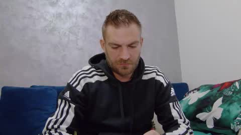 Snapshot of 10in_deluxe chatting on 12-17-25, 05:41 10in_deluxe online show from 12-17-25, 05:41