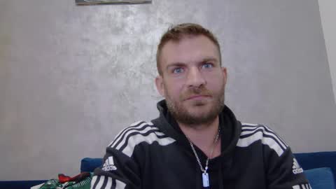 Snapshot of 10in_deluxe chatting on 12-19-25, 06:59 10in_deluxe online show from 12-19-25, 06:59