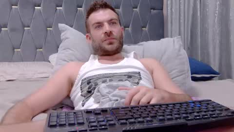 Snapshot of 10in_deluxe chatting on 01-09-26, 10:44 10in_deluxe online show from 01-09-26, 10:44