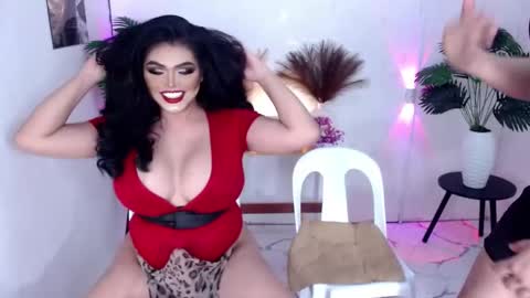 Snapshot of 10incheskinkynastytrans chatting on 02-25-26, 07:12 Sasha Banks online show from 02-25-26, 07:12