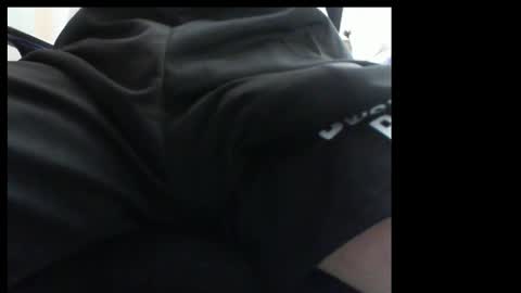 Snapshot of 10mm_socket chatting on 11-25-25, 05:29 10mm_socket online show from 11-25-25, 05:29