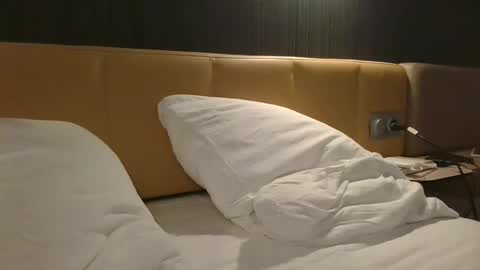 Snapshot of 123h0rny chatting on 01-15-25, 06:43 123h0rny online show from 01-15-25, 06:43