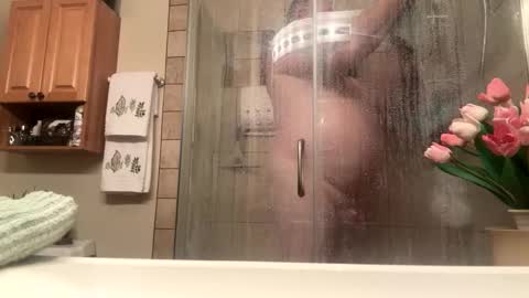 Snapshot of 12sil chatting on 02-18-26, 01:51 12sil online show from 02-18-26, 01:51