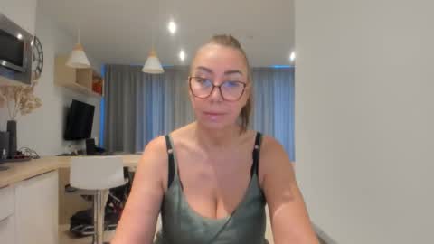 Snapshot of 14risha chatting on 02-06-26, 07:34 14risha online show from 02-06-26, 07:34