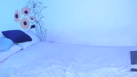 Snapshot of 19adam98 chatting on 01-13-25, 12:19 Adam and Venus online show from 01-13-25, 12:19