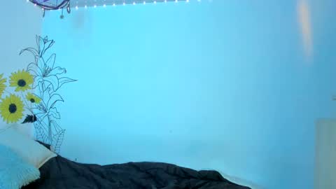 Snapshot of 19adam98 chatting on 01-23-25, 10:44 Adam and Venus online show from 01-23-25, 10:44