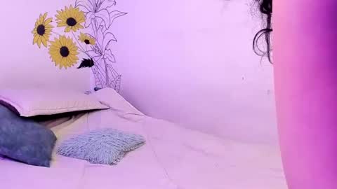 Snapshot of 19adam98 chatting on 09-16-25, 11:28 Adam and Venus online show from 09-16-25, 11:28