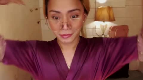 Snapshot of 1bigsurprise4you chatting on 12-06-24, 01:51 angel online show from 12-06-24, 01:51