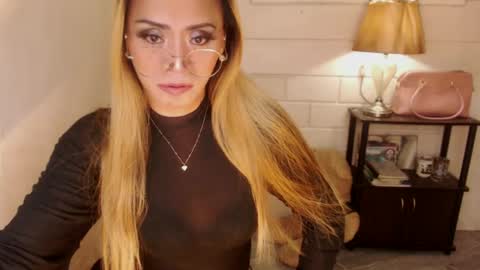 Snapshot of 1bigsurprise4you chatting on 12-30-24, 03:14 angel online show from 12-30-24, 03:14