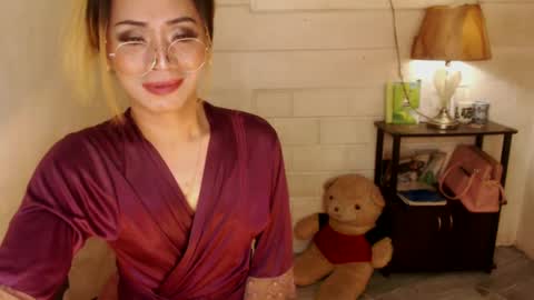Snapshot of 1bigsurprise4you chatting on 02-18-25, 01:10 angel online show from 02-18-25, 01:10