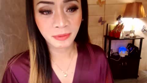 Snapshot of 1bigsurprise4you chatting on 10-20-25, 07:58 angel online show from 10-20-25, 07:58