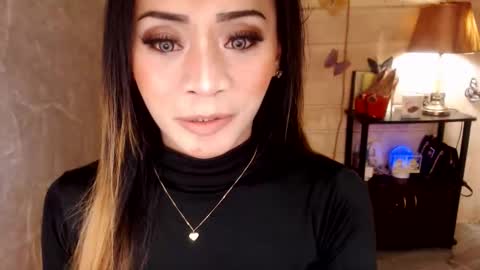 Snapshot of 1bigsurprise4you chatting on 10-26-25, 04:07 angel online show from 10-26-25, 04:07