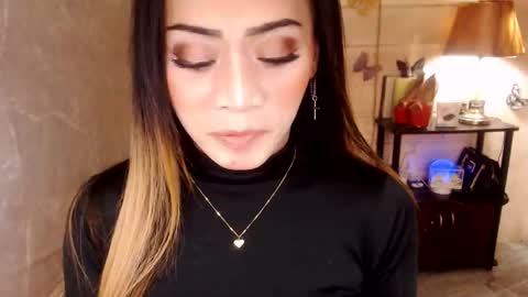 Snapshot of 1bigsurprise4you chatting on 10-26-25, 07:31 angel online show from 10-26-25, 07:31