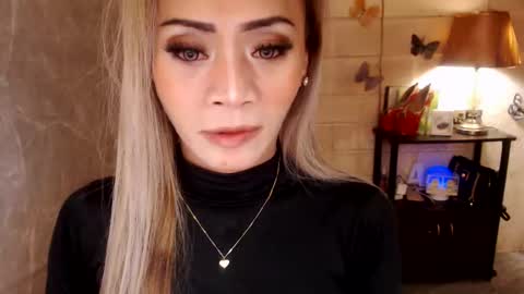 Snapshot of 1bigsurprise4you chatting on 11-16-25, 02:50 angel online show from 11-16-25, 02:50