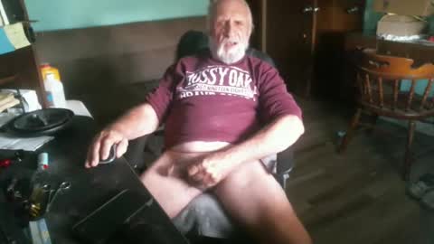 Snapshot of 1handyanddee chatting on 12-30-24, 08:36 1handyanddee online show from 12-30-24, 08:36