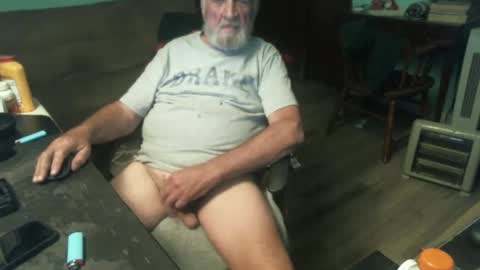 Snapshot of 1handyanddee chatting on 01-20-25, 03:04 1handyanddee online show from 01-20-25, 03:04