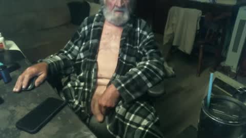 Snapshot of 1handyanddee chatting on 03-04-25, 02:38 1handyanddee online show from 03-04-25, 02:38