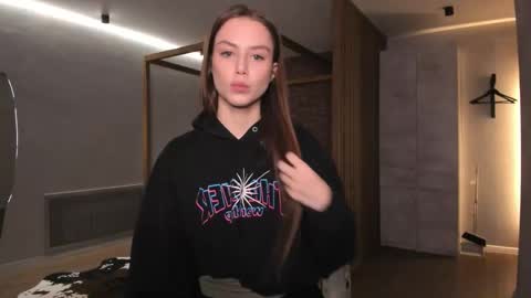 Lily 3 online show from 11-14-25, 12:37