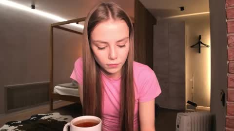 Lily 3 online show from 11-15-25, 12:52