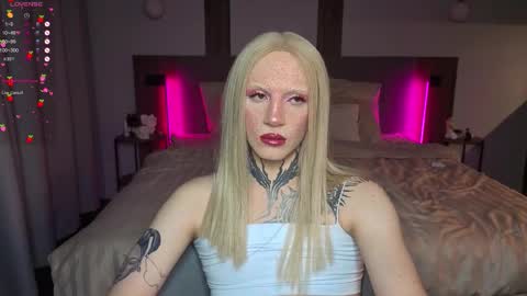 Michelle online show from 02-12-26, 07:42