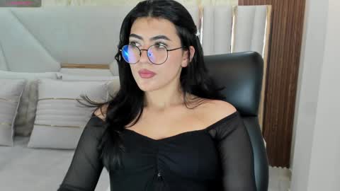 Snapshot of 1m_emily chatting on 12-09-24, 09:16 . online show from 12-09-24, 09:16