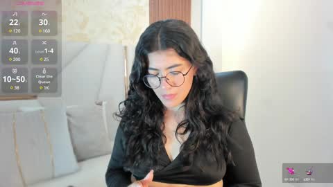 Snapshot of 1m_emily chatting on 12-14-24, 07:46 . online show from 12-14-24, 07:46