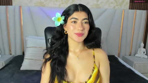 Snapshot of 1m_emily chatting on 01-29-25, 01:27 . online show from 01-29-25, 01:27