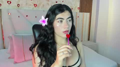 Snapshot of 1m_emily chatting on 02-18-25, 08:14 . online show from 02-18-25, 08:14