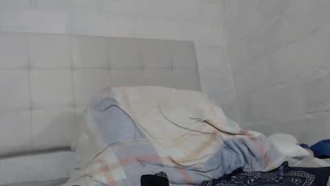 Snapshot of 1miss_monserrate chatting on 02-13-25, 01:37 Miss Monserrate online show from 02-13-25, 01:37