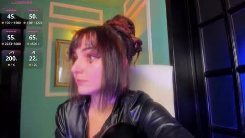 Moona  online show from 11-28-25, 02:31