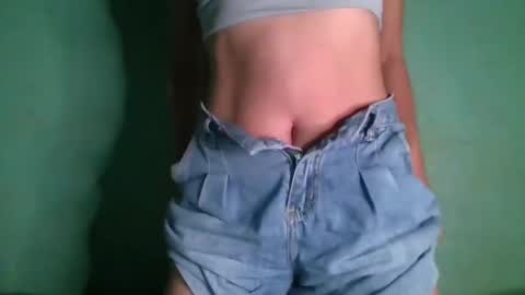 Snapshot of 1smile4u chatting on 12-22-24, 04:28 1smile4u online show from 12-22-24, 04:28