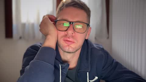 Snapshot of 2017ssseeexxx chatting on 01-14-25, 03:15 Romano online show from 01-14-25, 03:15