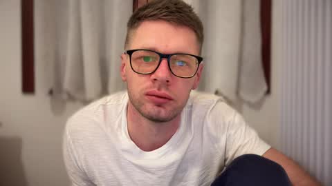 Snapshot of 2017ssseeexxx chatting on 01-16-25, 04:39 Romano online show from 01-16-25, 04:39