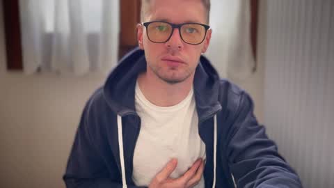 Snapshot of 2017ssseeexxx chatting on 01-17-25, 12:52 Romano online show from 01-17-25, 12:52