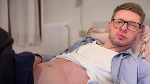 Snapshot of 2017ssseeexxx chatting on 01-25-25, 04:03 Romano online show from 01-25-25, 04:03