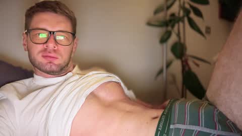 Snapshot of 2017ssseeexxx chatting on 01-27-25, 09:00 Romano online show from 01-27-25, 09:00