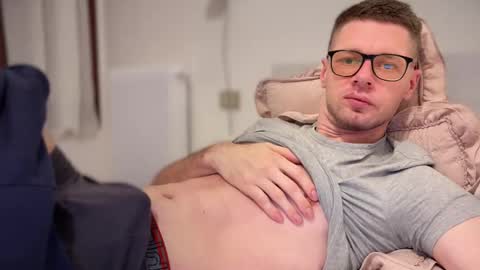 Snapshot of 2017ssseeexxx chatting on 02-11-25, 12:27 Romano online show from 02-11-25, 12:27