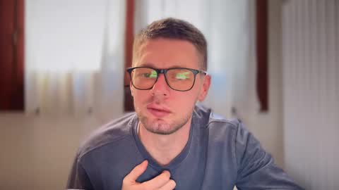 Snapshot of 2017ssseeexxx chatting on 02-20-25, 03:52 Romano online show from 02-20-25, 03:52