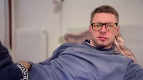 Snapshot of 2017ssseeexxx chatting on 02-21-25, 01:00 Romano online show from 02-21-25, 01:00