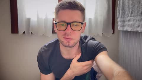 Snapshot of 2017ssseeexxx chatting on 02-23-25, 11:44 Romano online show from 02-23-25, 11:44