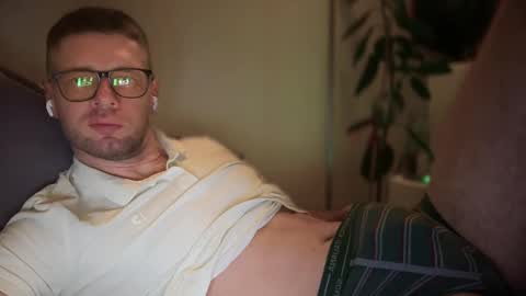 Snapshot of 2017ssseeexxx chatting on 02-26-25, 08:44 Romano online show from 02-26-25, 08:44