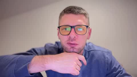 Snapshot of 2017ssseeexxx chatting on 02-28-25, 05:04 Romano online show from 02-28-25, 05:04