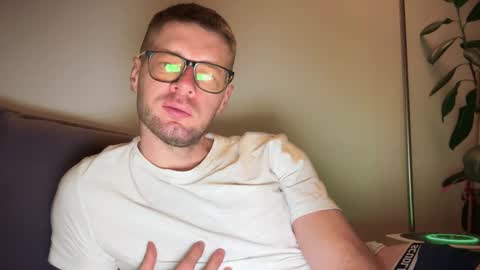 Snapshot of 2017ssseeexxx chatting on 02-28-25, 09:23 Romano online show from 02-28-25, 09:23