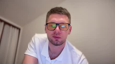 Snapshot of 2017ssseeexxx chatting on 03-06-25, 04:38 Romano online show from 03-06-25, 04:38