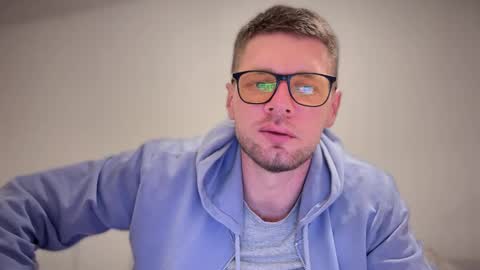 Snapshot of 2017ssseeexxx chatting on 03-08-25, 04:39 Romano online show from 03-08-25, 04:39