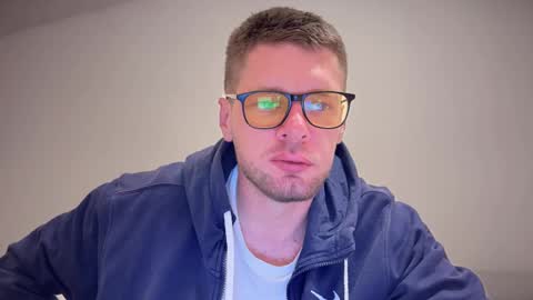 Snapshot of 2017ssseeexxx chatting on 03-09-25, 04:44 Romano online show from 03-09-25, 04:44